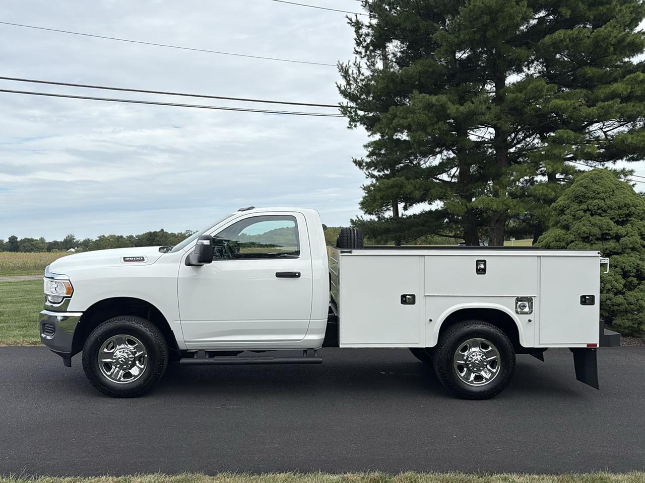 ram ram 3500 chassis cab 2024 3C7WR9AJ2RG290930 image ram ram 3500 chassis cab 2024 3C7WR9AJ2RG290930 image